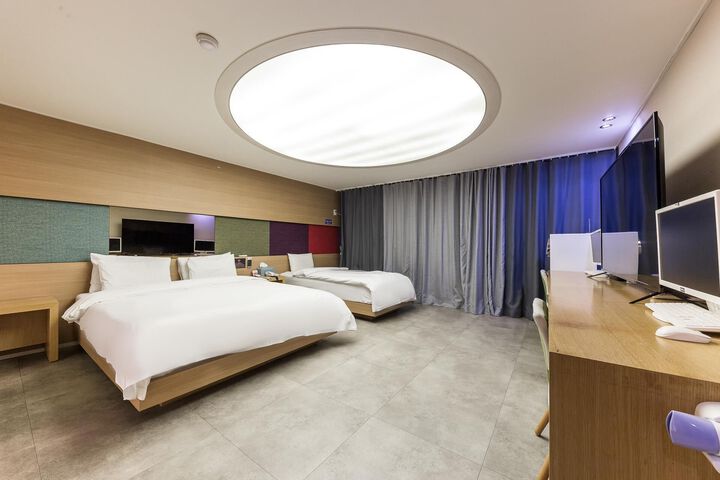 Room 46 of 120