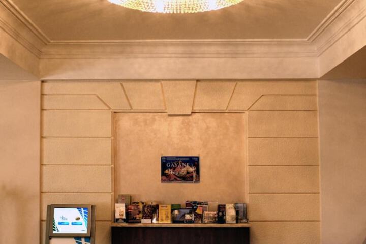 Guest Lobby