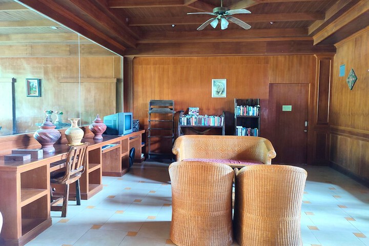 Hotel Interior 7 of 97