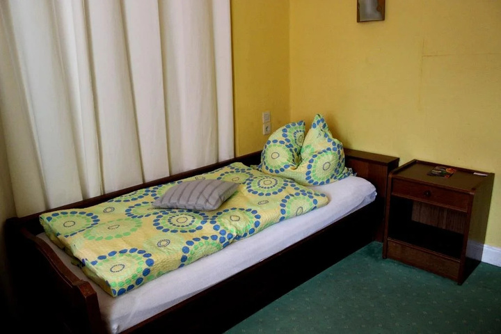 Room 3 of 18