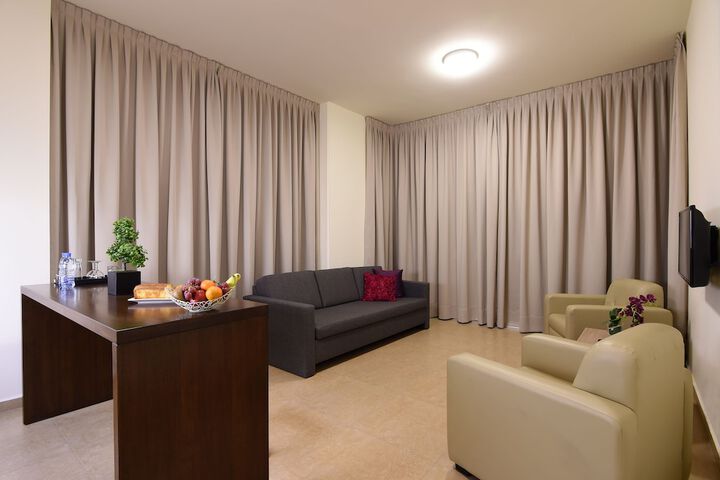 Room 26 of 69