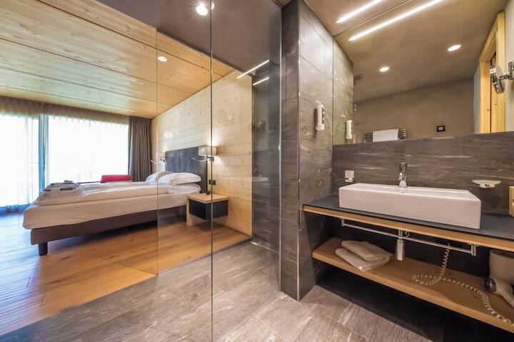 Room 34 of 51