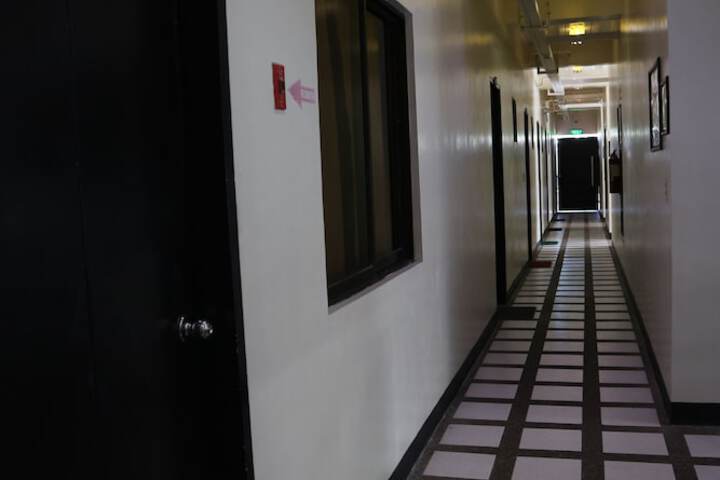 Ballroom/Hall 20 of 24
