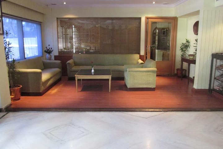 Entrance & Lobby