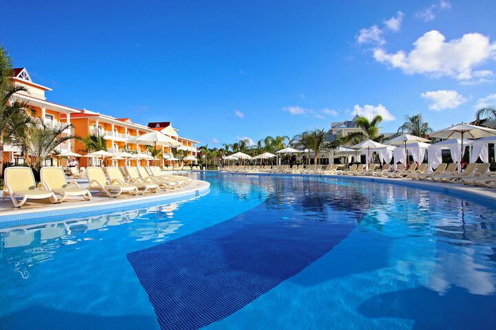 Hotel Pool