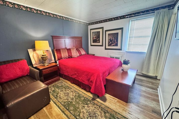 1 King Bed (3 of 48)