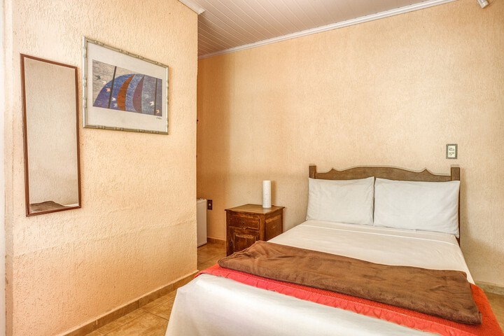 Room 10 of 21