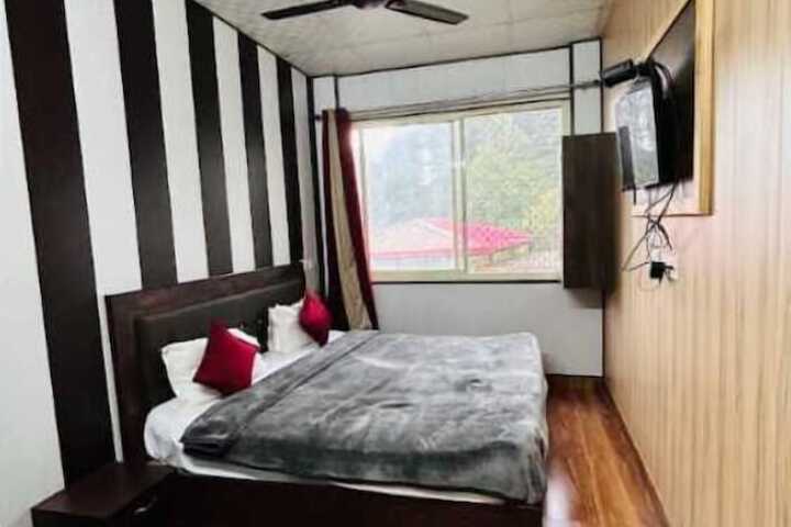 Room 10 of 37