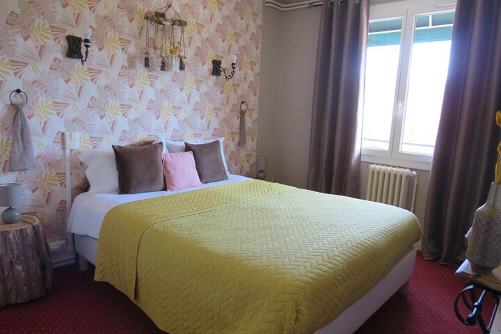 Room 10 of 41