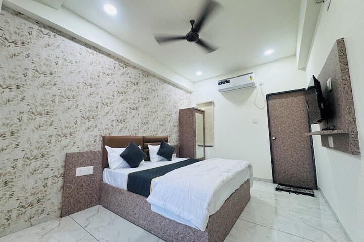 Room 11 of 21