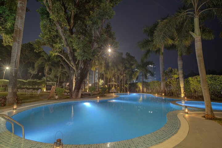 Pool 33 of 55