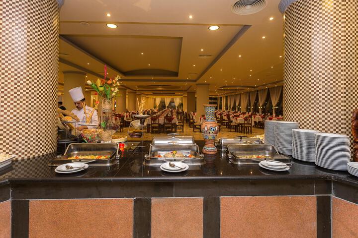 Dining 43 of 104