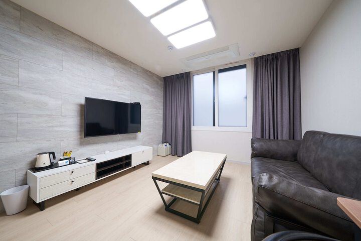Room 62 of 87
