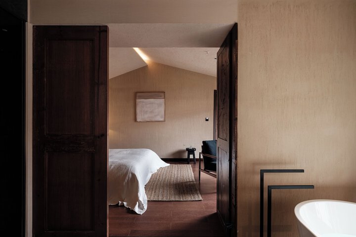 Room 3 of 12
