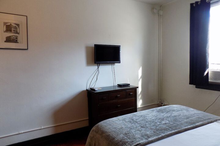 Room 9 of 63