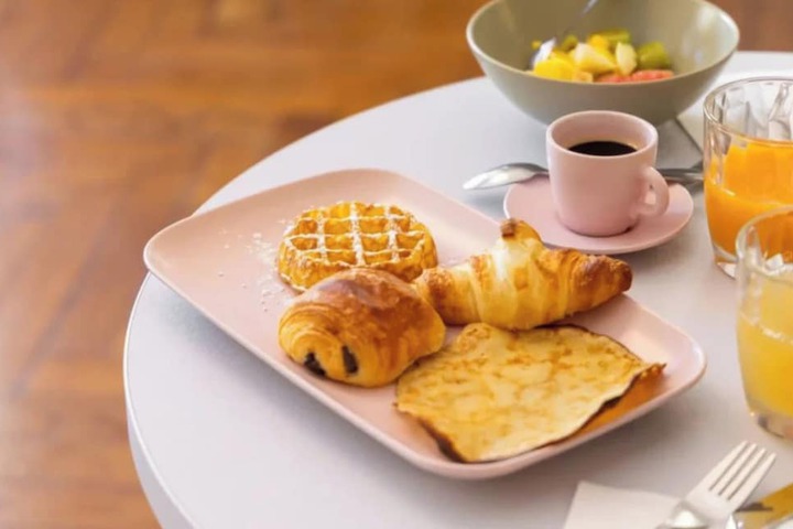 Breakfast/Coffee Service 11 of 14