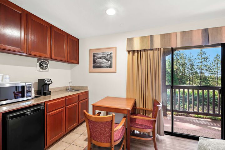 Accessible 2 Double Accessible Communication Assistance Walk in Shower Full Breakfast (8 of 21)
