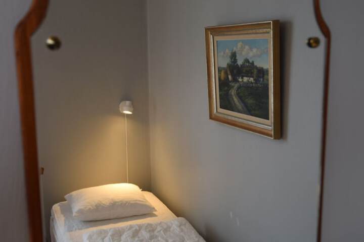 Room 16 of 46