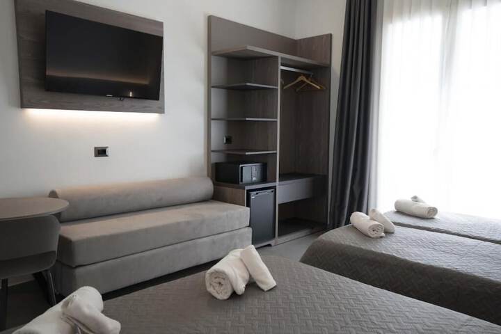 Room 3 of 61