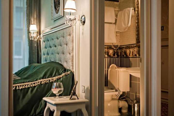 Room 15 of 25