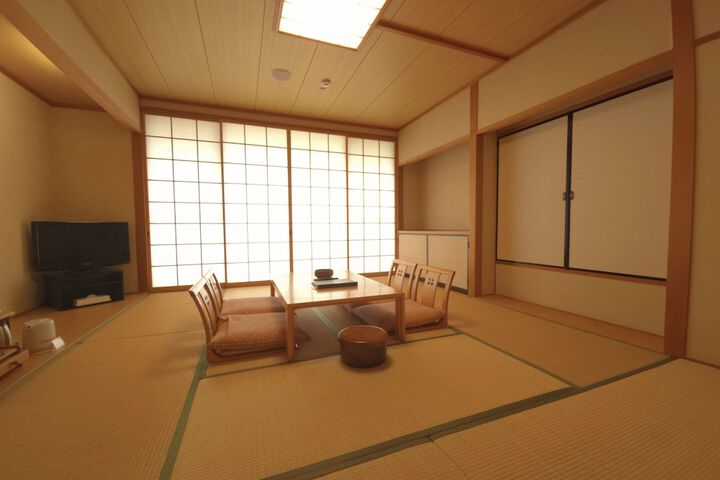 Room 25 of 53