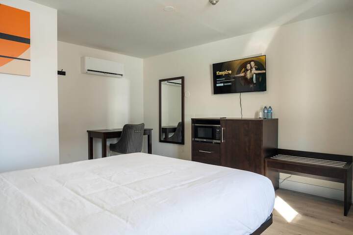 Room 8 of 27