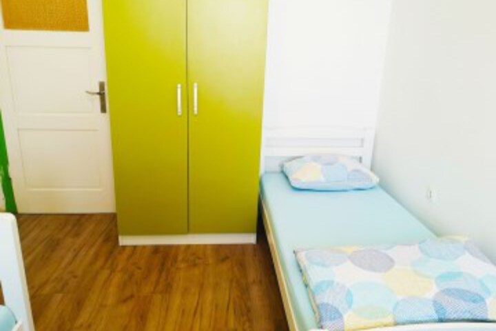Room 6 of 48