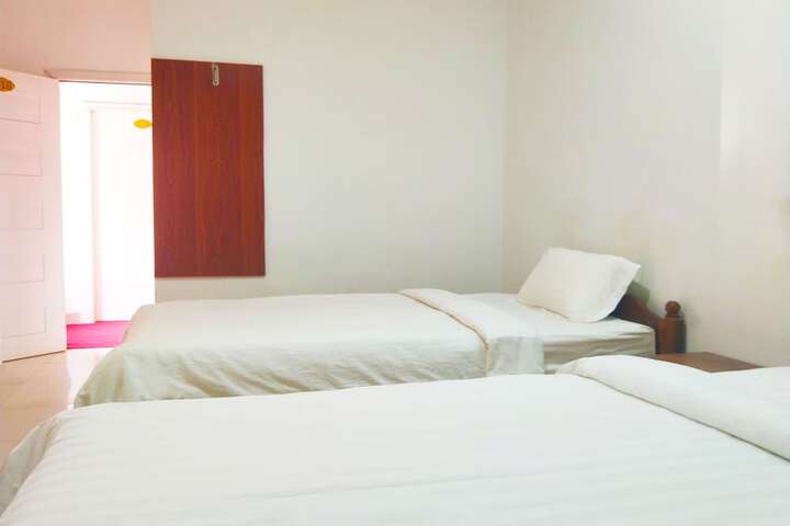 Room 2 of 36