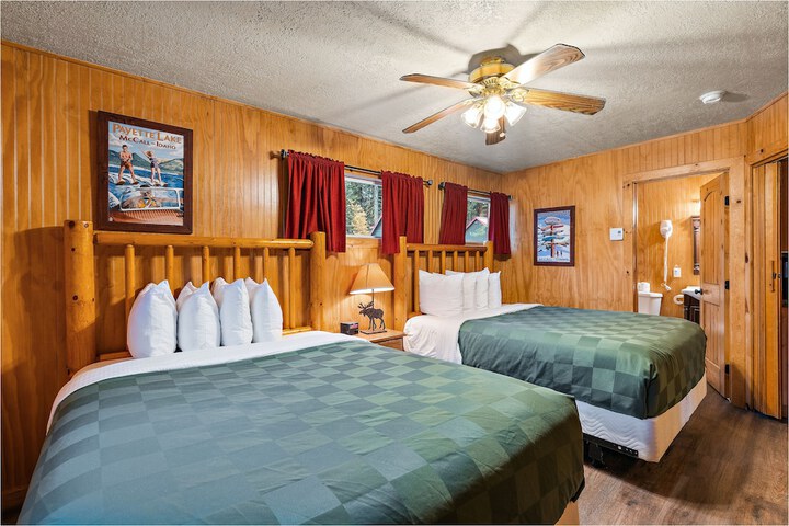 Room 44 of 153