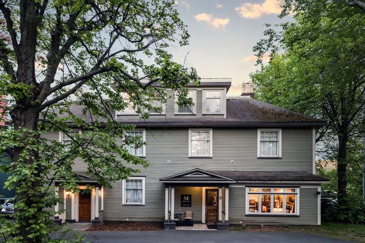 Image of Monroe House Executive Suites