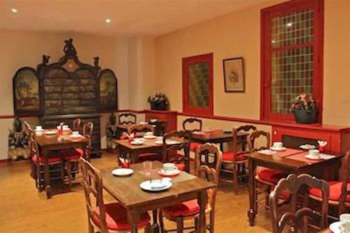 Dining 16 of 16