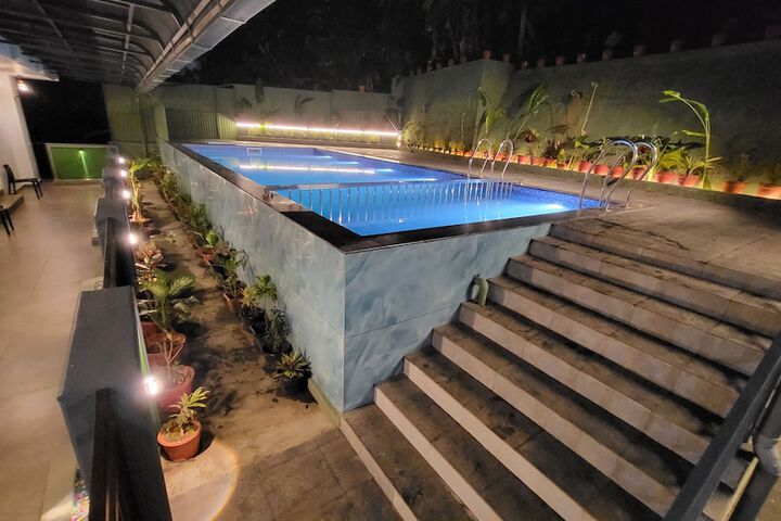 Pool 73 of 134