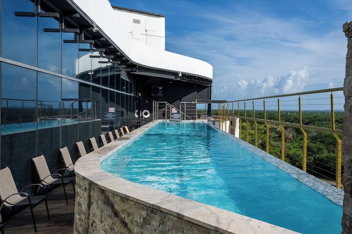 Rooftop pool