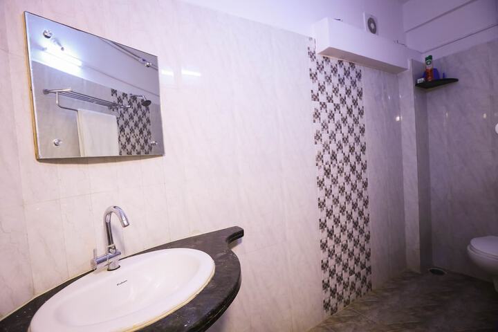 Room 26 of 32