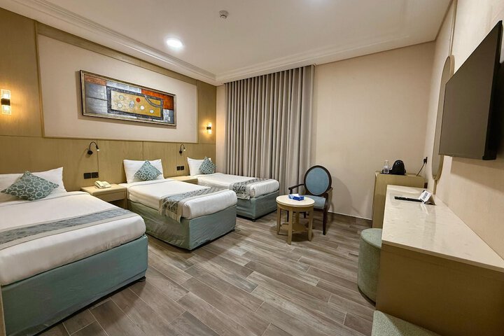 Room 44 of 181