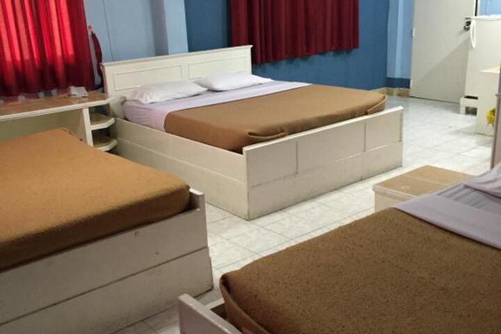 PARADISE HOUSE