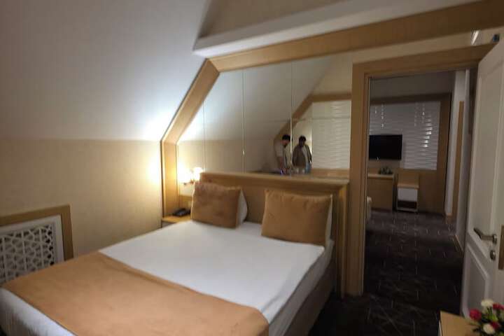 Room 30 of 64