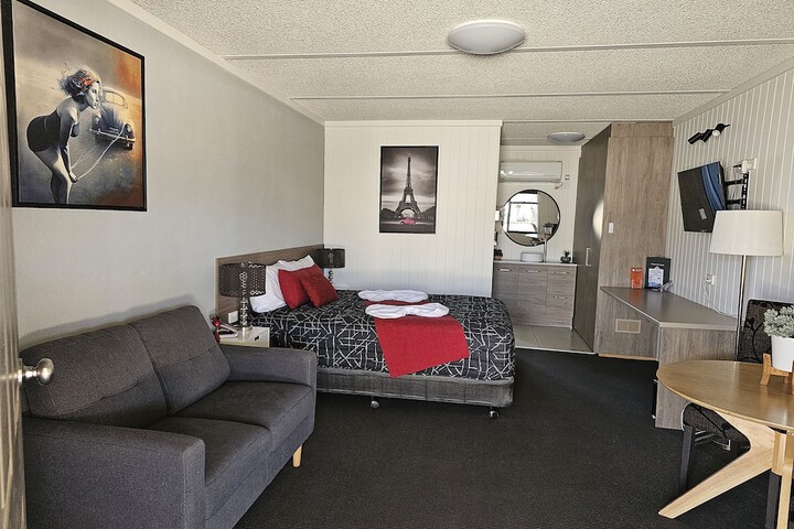 Room 10 of 36