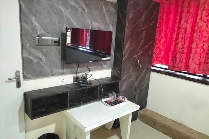 Room 16 of 16