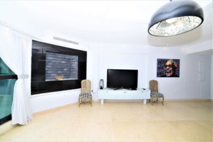 Room 20 of 29