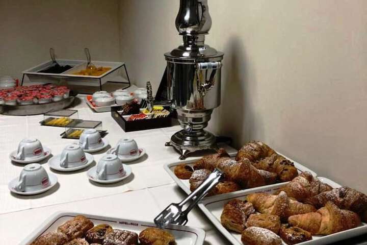 Breakfast/Coffee Service 32 of 55