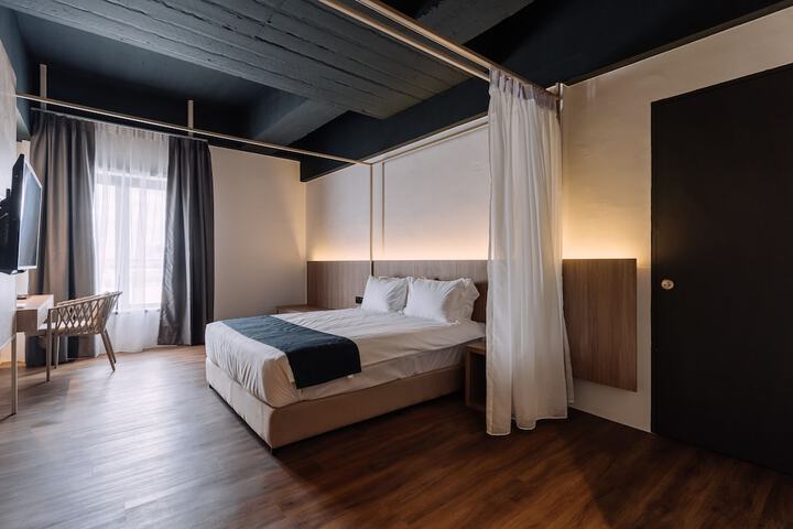 Room 2 of 15