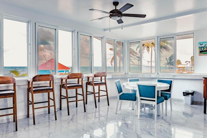 Photo of Bonefish Hotel