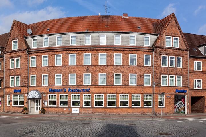 Hotel 42 of 43