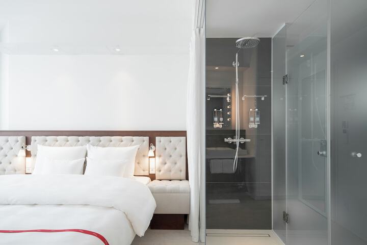 Room 34 of 113
