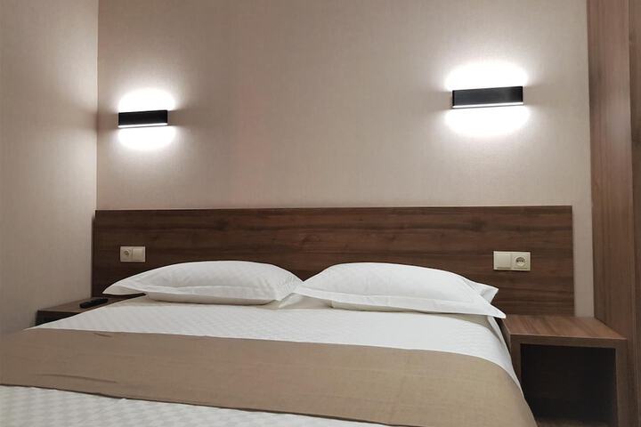 Room 13 of 62