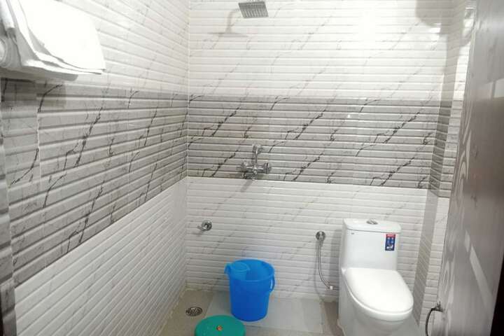 Room 43 of 69