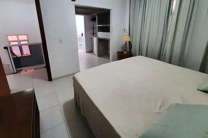 Room 2 of 18