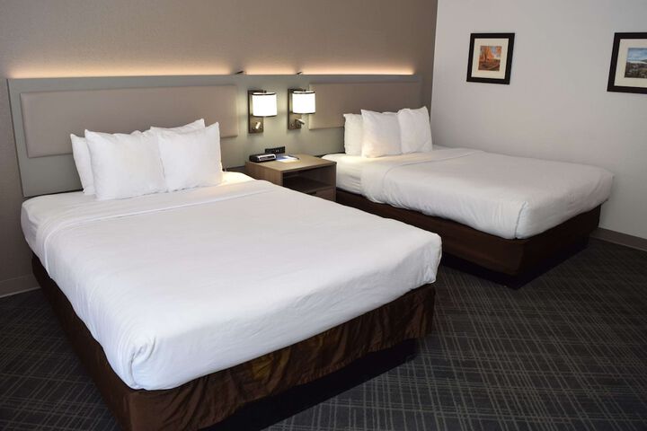 2 Queen Beds (4 of 15)