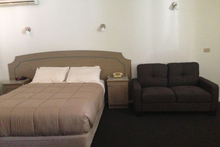 Room 4 of 41
